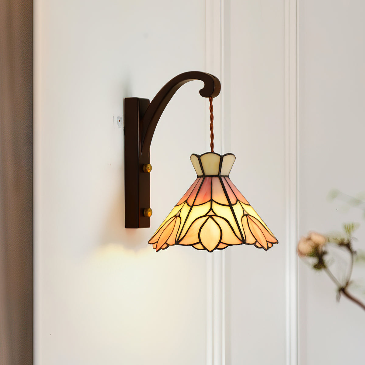Sadena Tiffany Wall Lamp 2