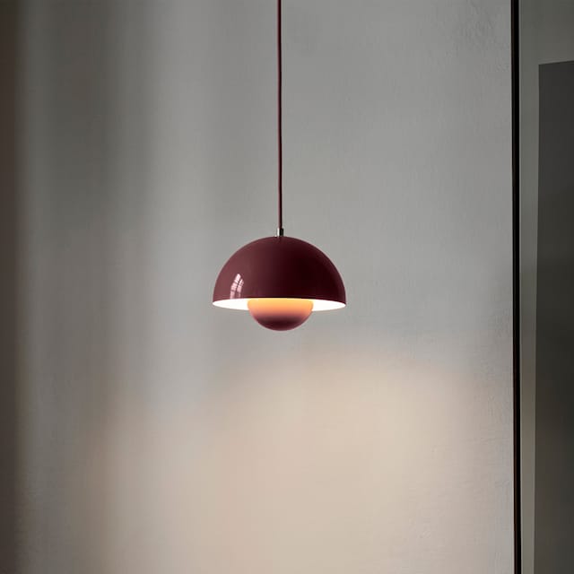 Modern LED Pendant Light with Adjustable Height
