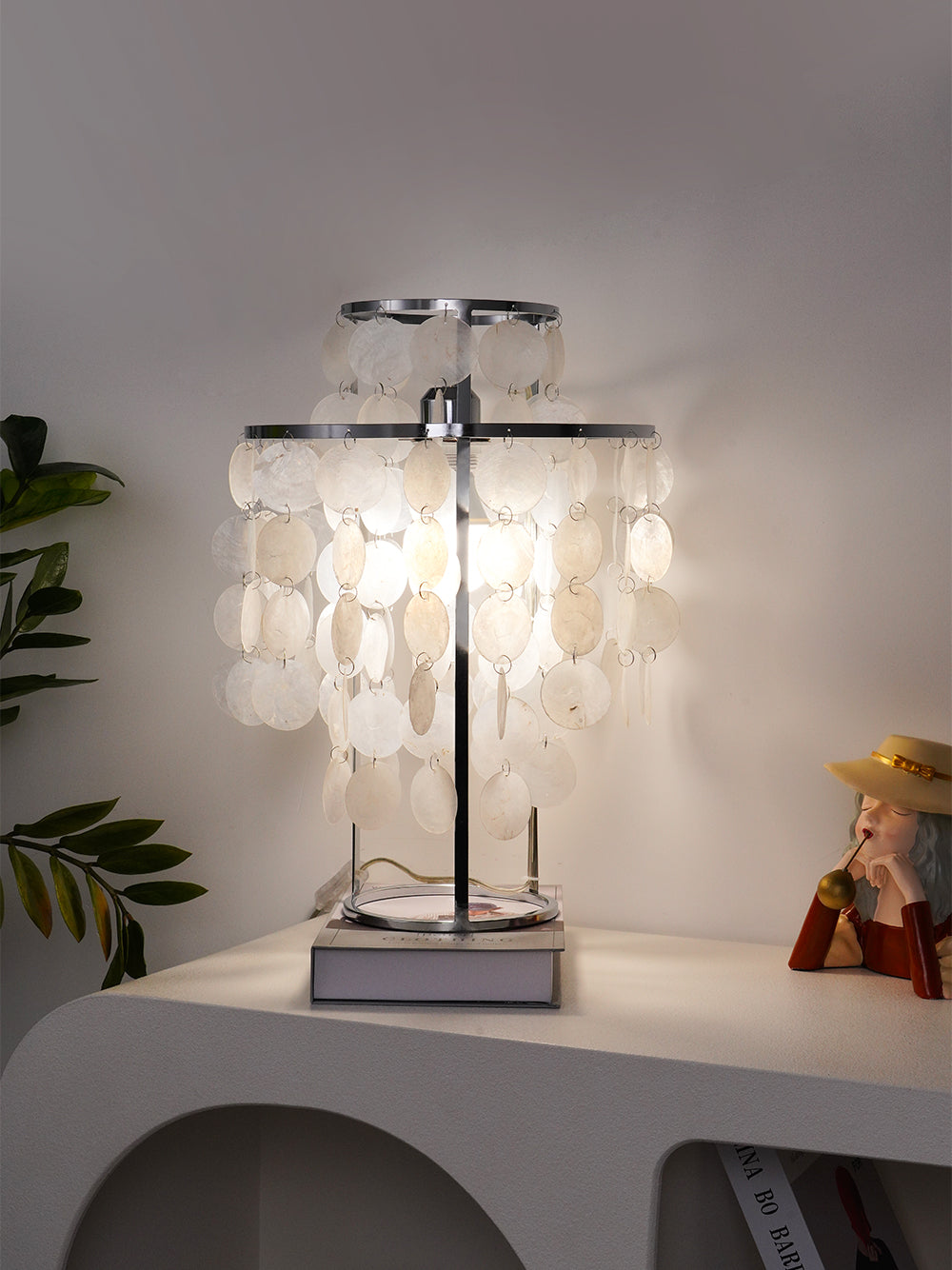 ShellLuxe - Table Lamp with Graceful Seashell Form and Comfortable Glow 5