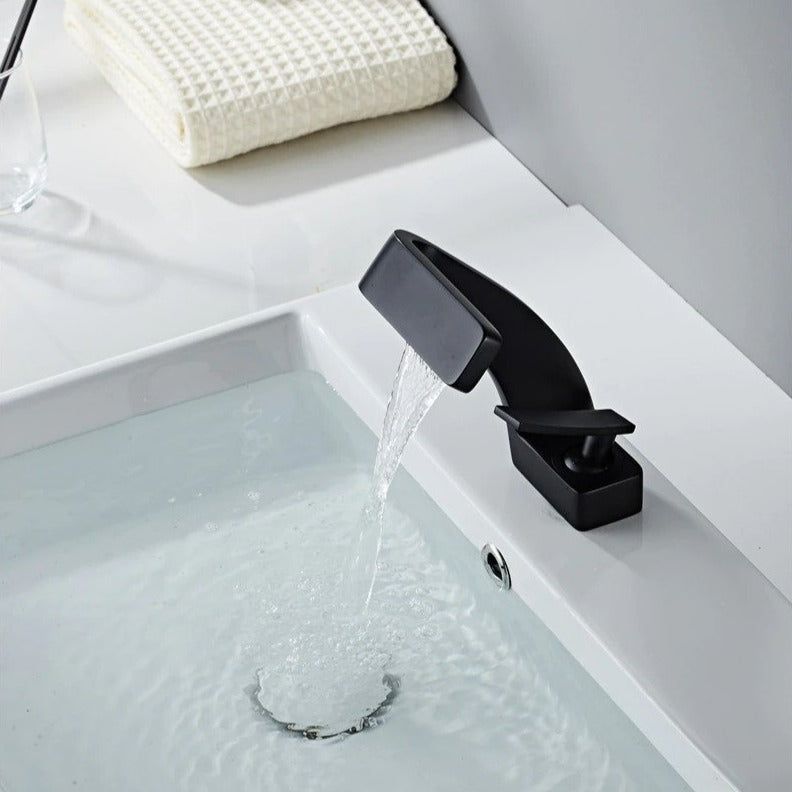 Contemporary Curved Faucet - Sleek Water Flow