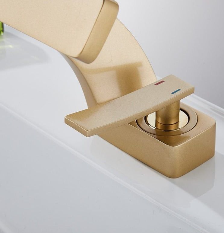 Contemporary Curved Faucet - Sleek Water Flow