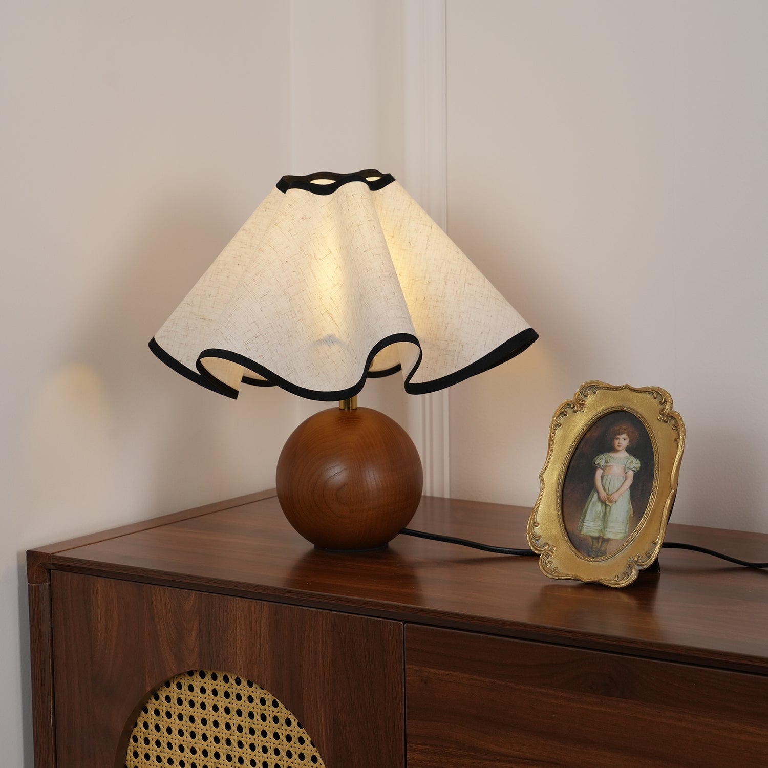 Solivian Wave Table Lamp 6