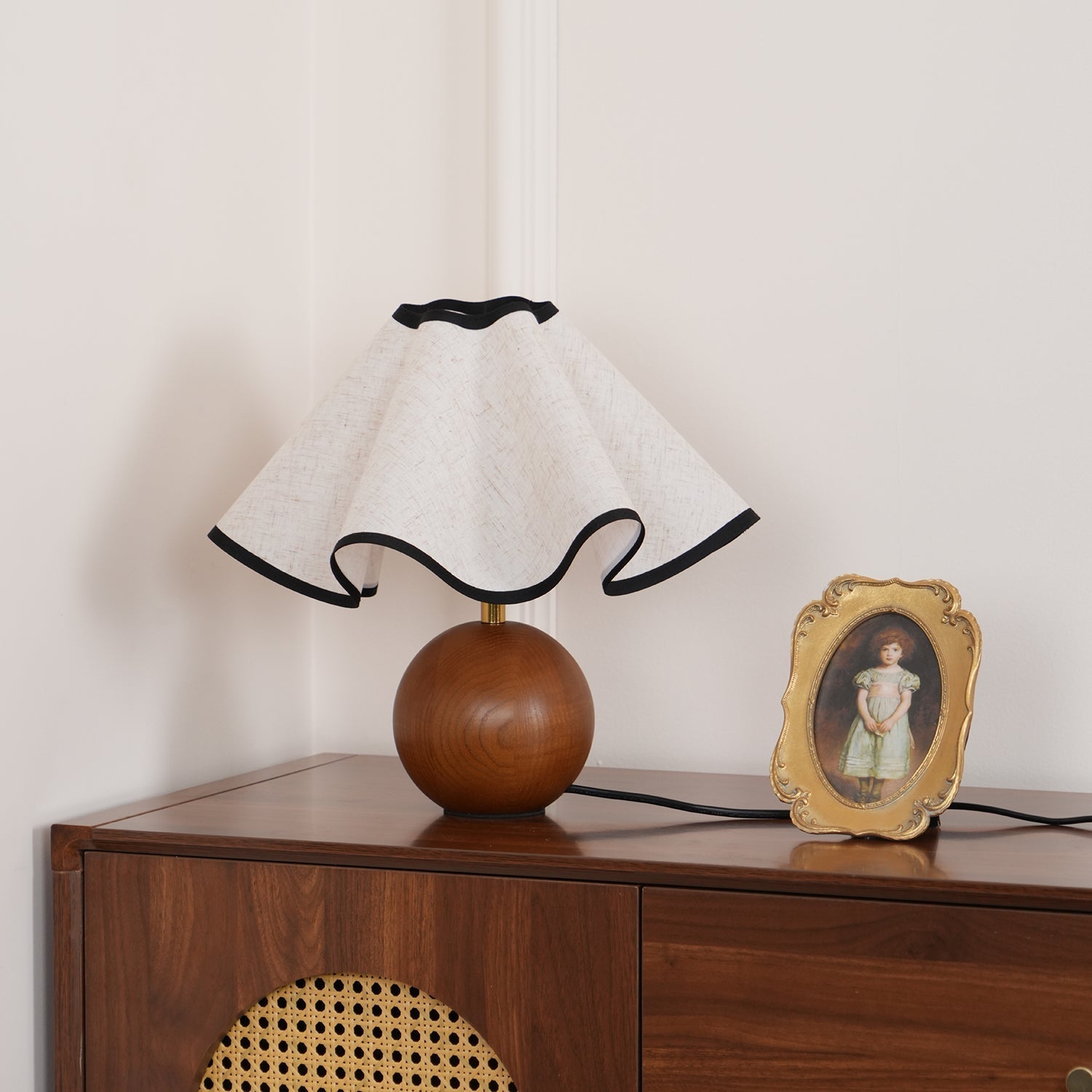 Solivian Wave Table Lamp 7