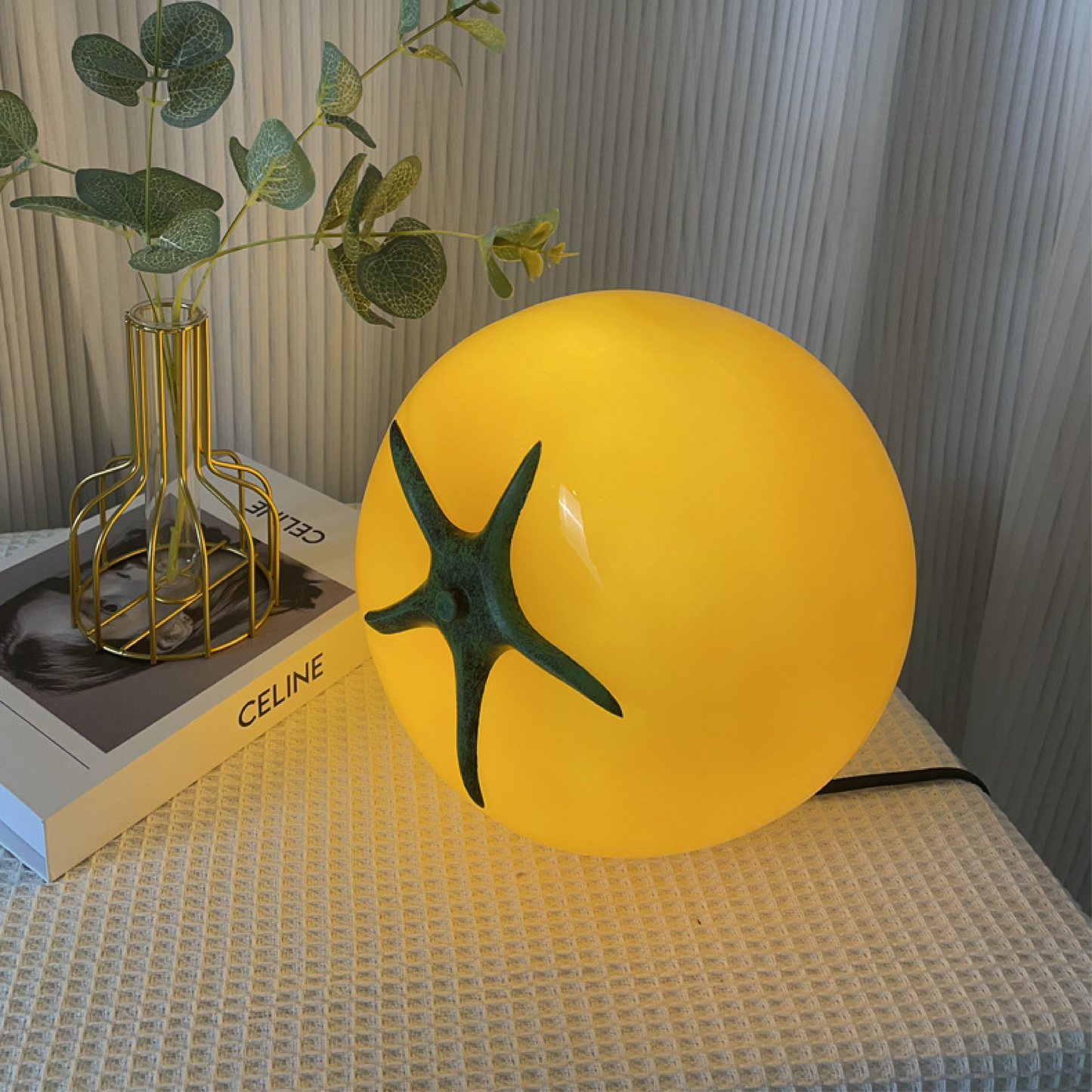 Statuesque | Fruit-inspired Tomato Table Lamp 2