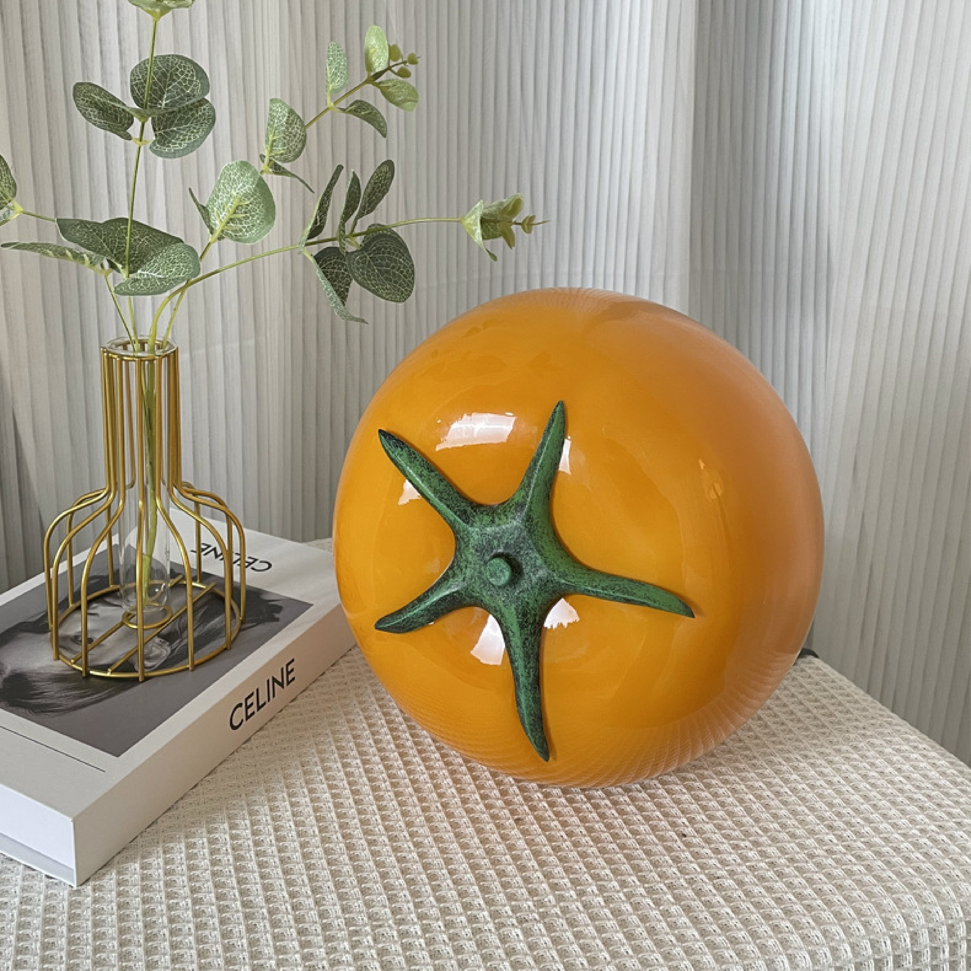 Statuesque | Fruit-inspired Tomato Table Lamp 4