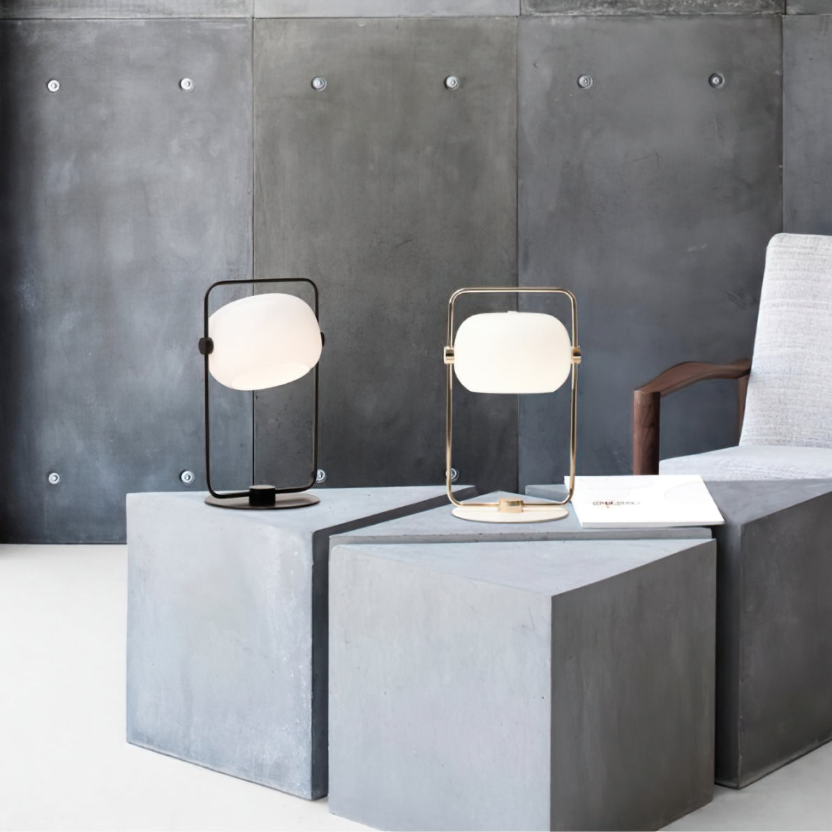 StreamGlow – Elegant Glass Table Lamp with Minimalist Design 4