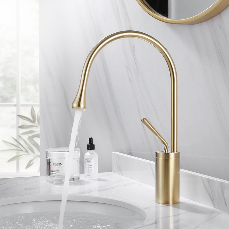 Stylish Bathroom Faucet - Sleek Rotating Tap Design