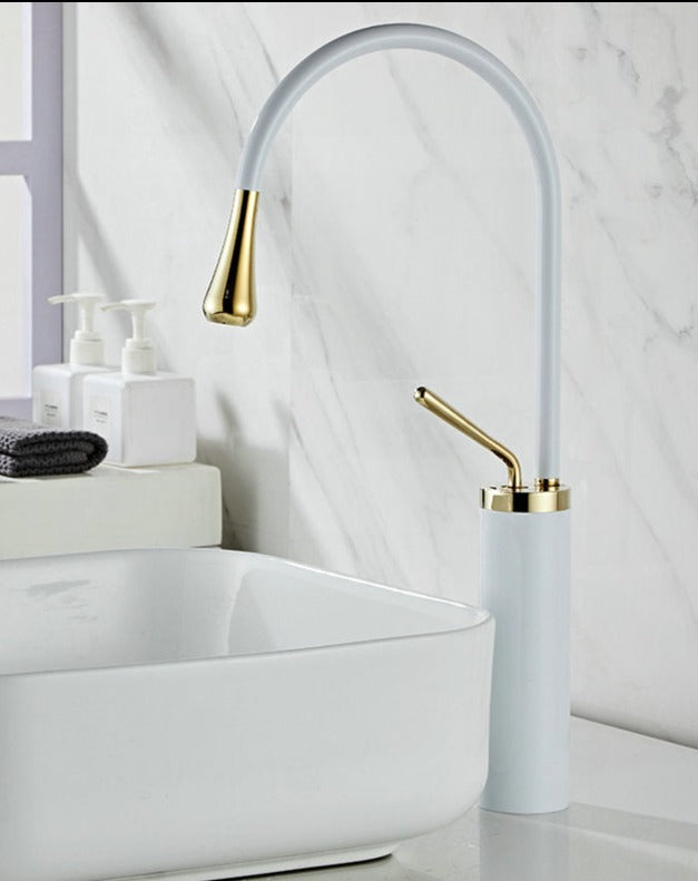 Stylish Bathroom Faucet - Sleek Rotating Tap Design