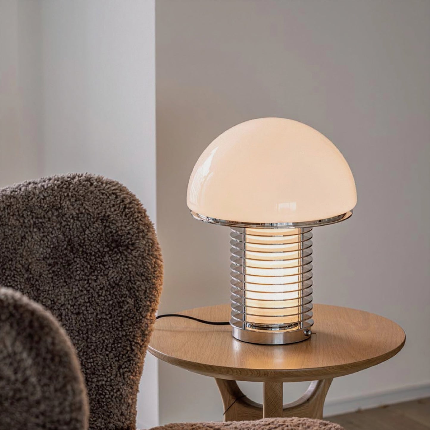 SubtleGlow - Modern Table Lamp with Soft Lighting and Refined Finish 1