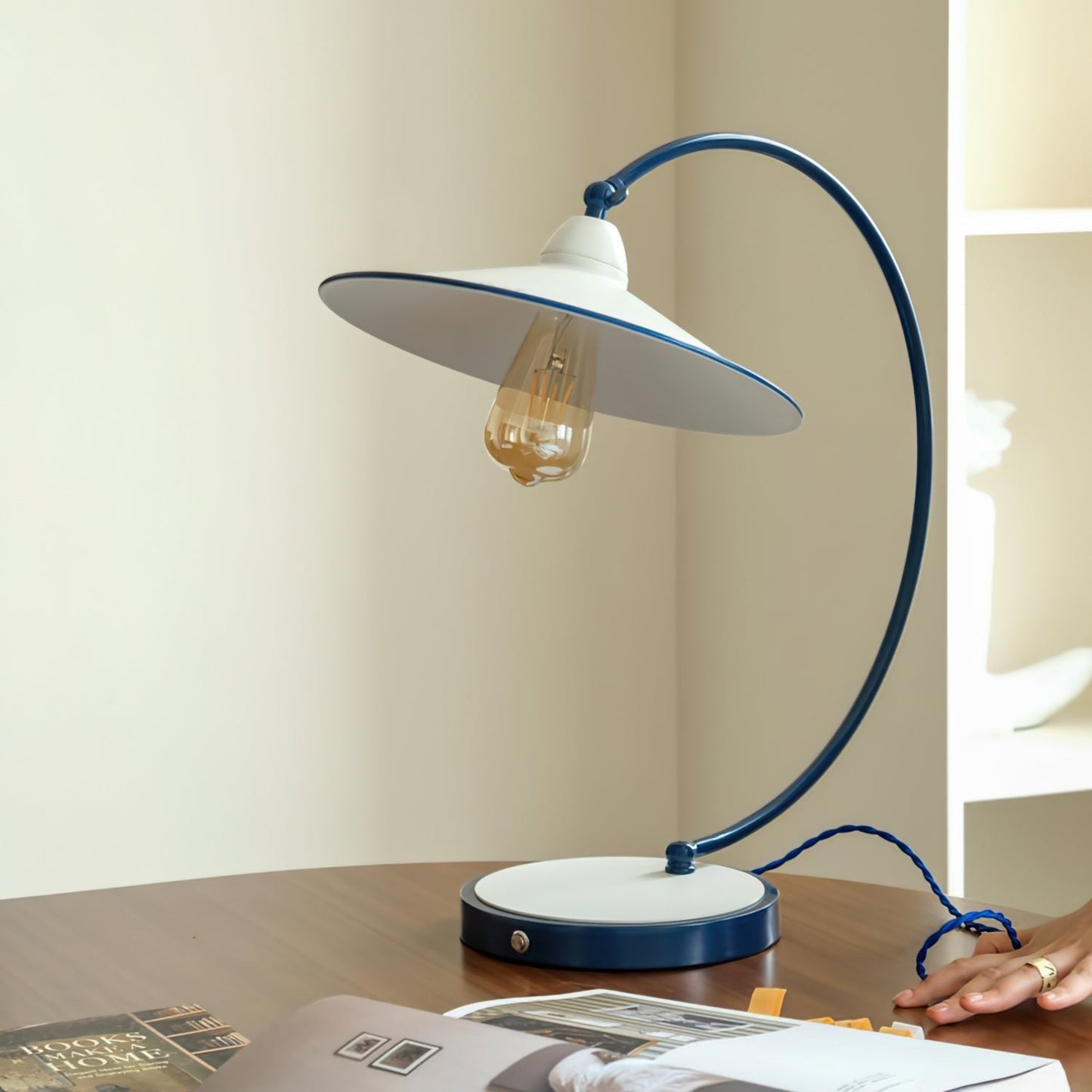 SwanLuxe - Desk Light 1