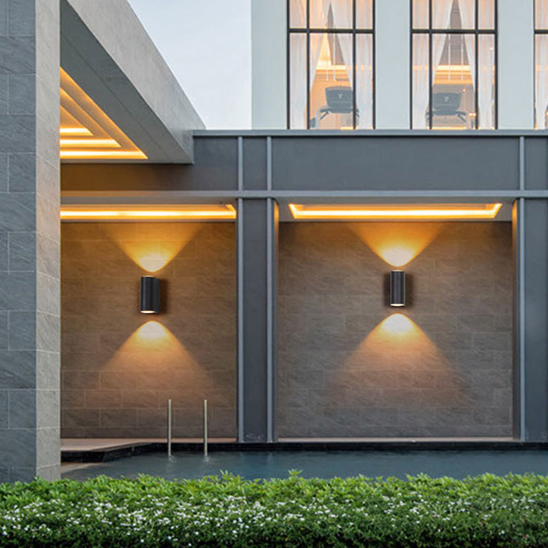 Simple Black Outdoor Metal Wall Light
