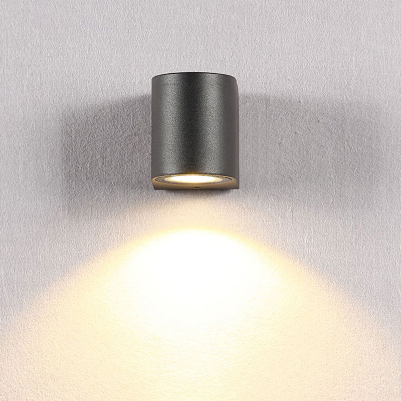 Simple Black Outdoor Metal Wall Light