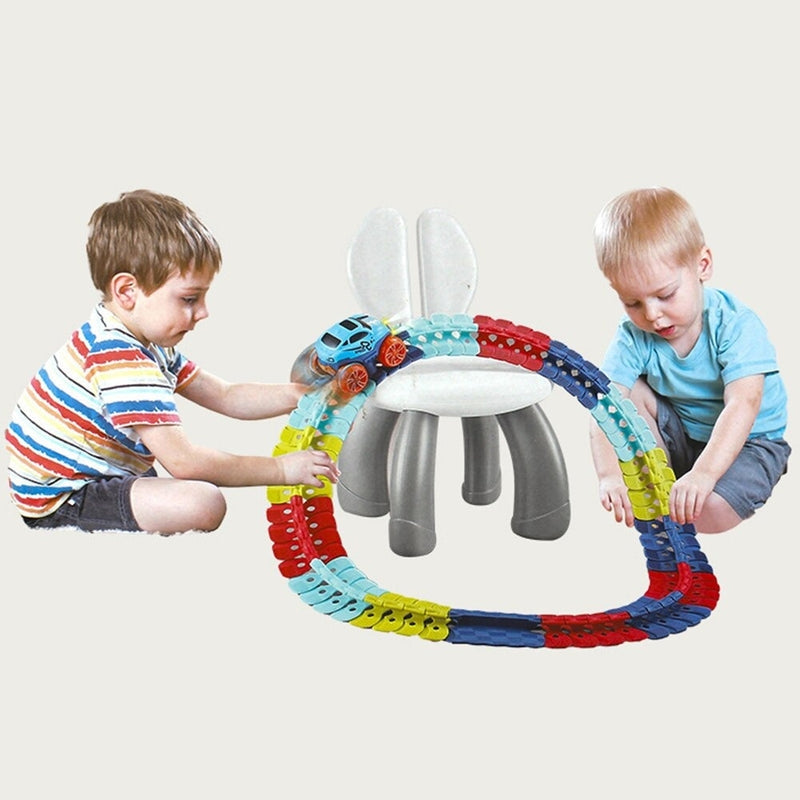 TrackWhiz – Flexible race track set with 360° car movement and custom layout options 6