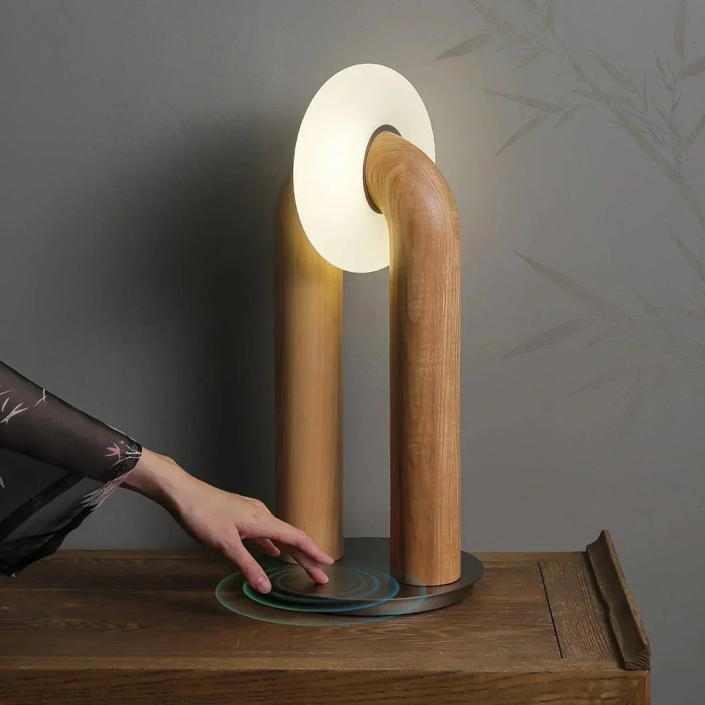 Elegant Curved Table Lamp - Lusomart