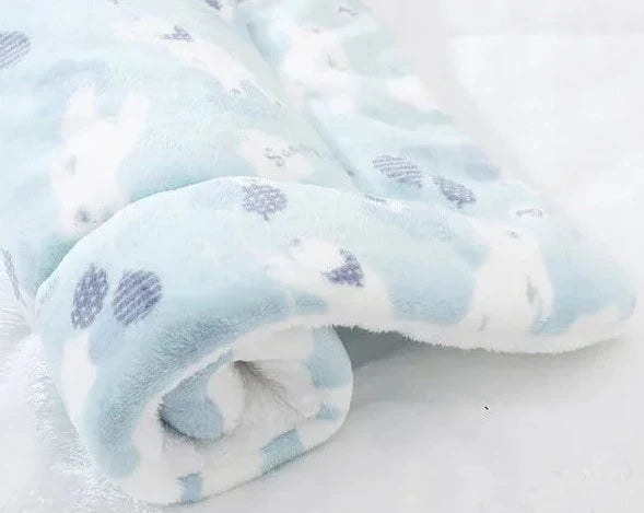 Ultra Soft Cat Blanket – Cozy Flannel Blanket with Cats, Hypoallergenic and Machine Washable, Perfect for All Cats 8