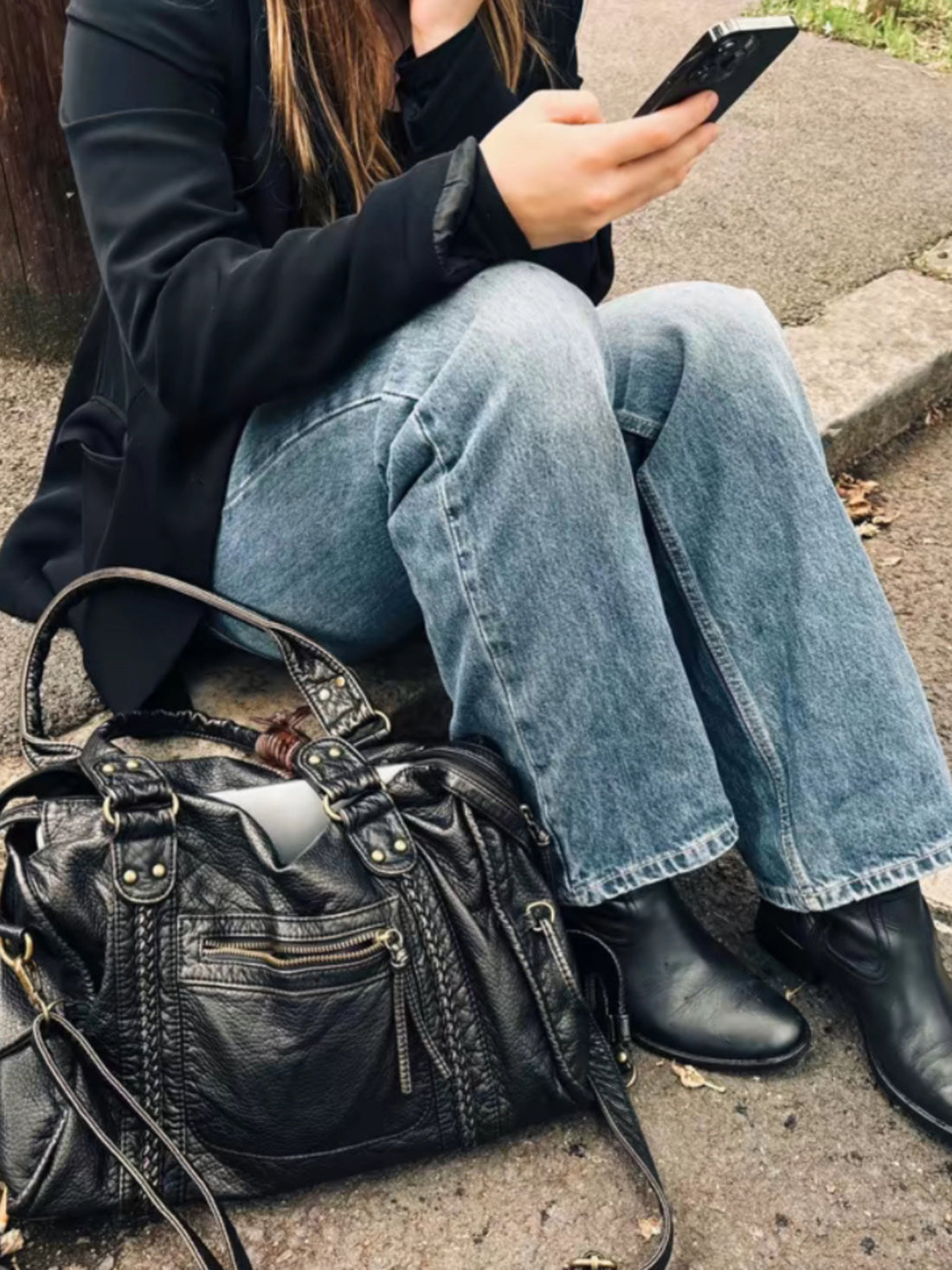VeganAura | Elegant Black Shoulder Bag for Women with Versatile Carrying Options 5