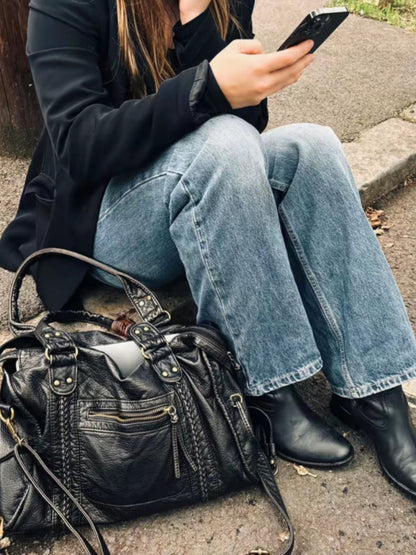 VeganAura | Elegant Black Shoulder Bag for Women with Versatile Carrying Options 5