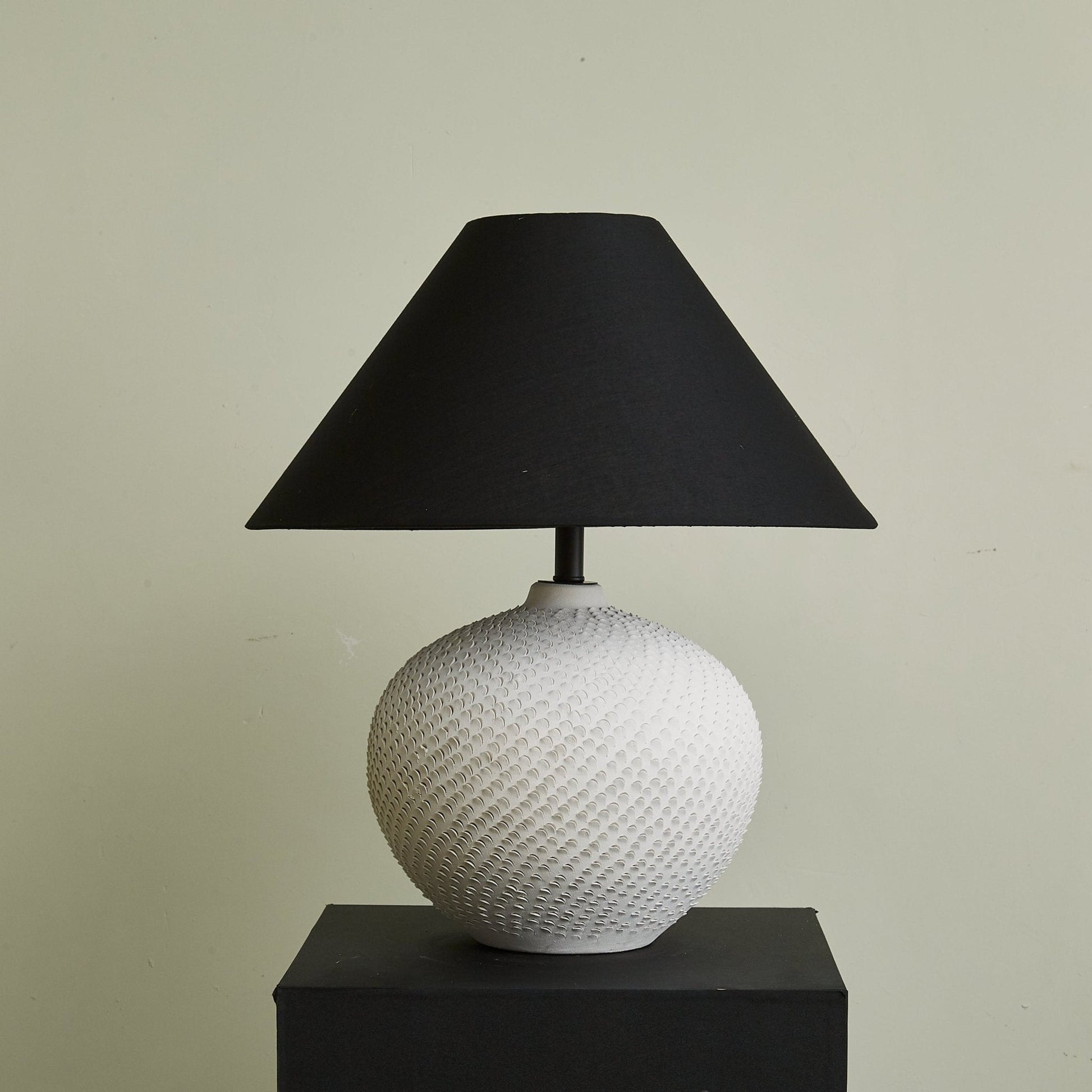 Velvema Table Lamp 4