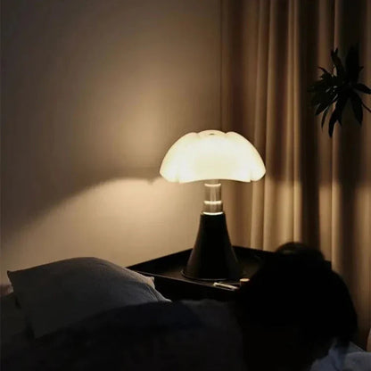 Flower Shade Modern Desk Lamp