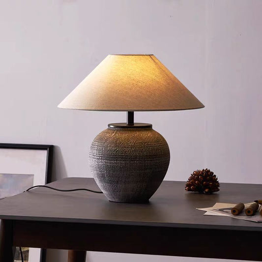 Retro Style Ceramic Desk Lamp with Simple Elegance - Lusomart