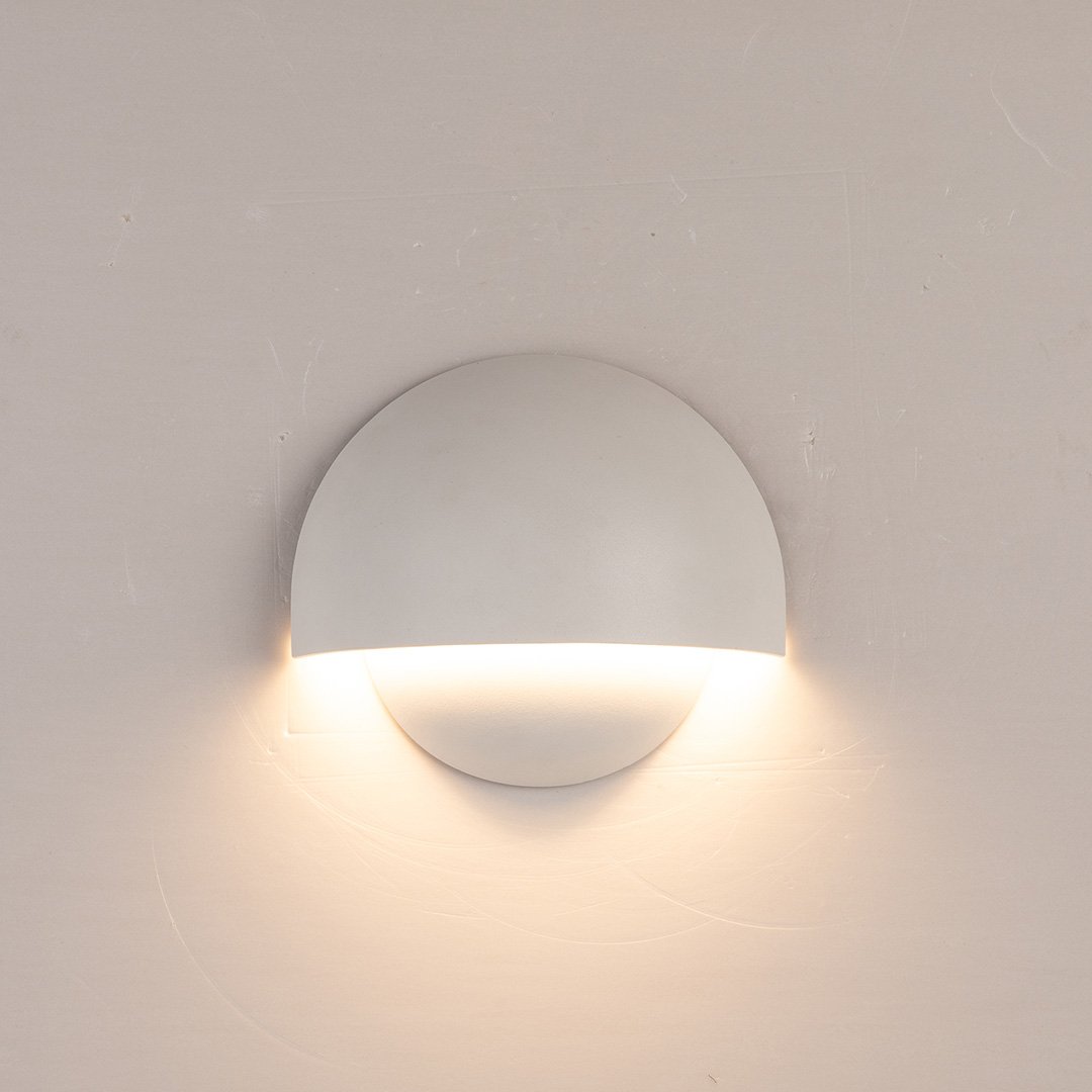 WarmBeam – LED Outdoor Wall Light with Soft Glow 4