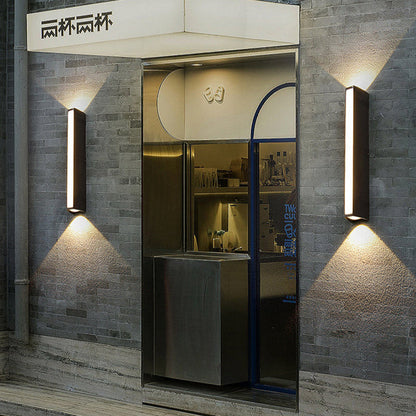 Stylish Adjustable Outdoor LED Wall Lantern