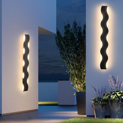 Curved Modern Outdoor LED Wall Lamp
