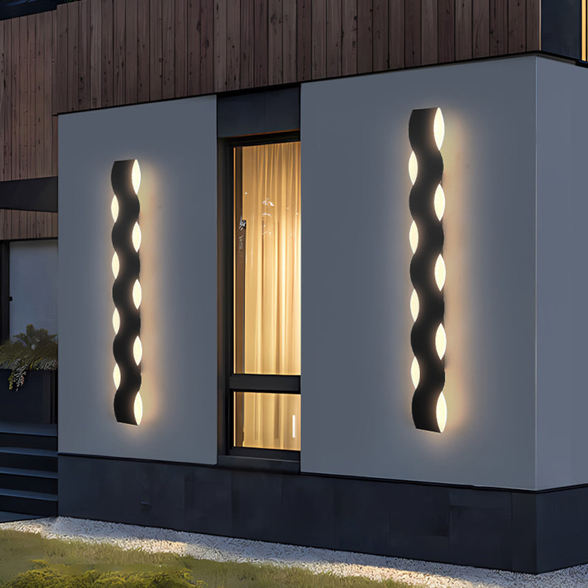Curved Modern Outdoor LED Wall Lamp