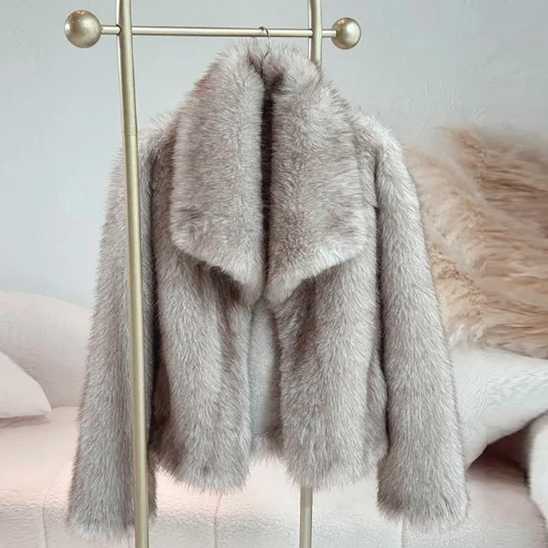 Women's Faux Fur Short Jacket - Warm Lightweight Winter Coat for High Street Fashion 1