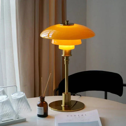 Vintage Style Table Lamp With Metallic Design