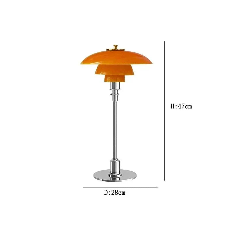 Vintage Style Table Lamp With Metallic Design