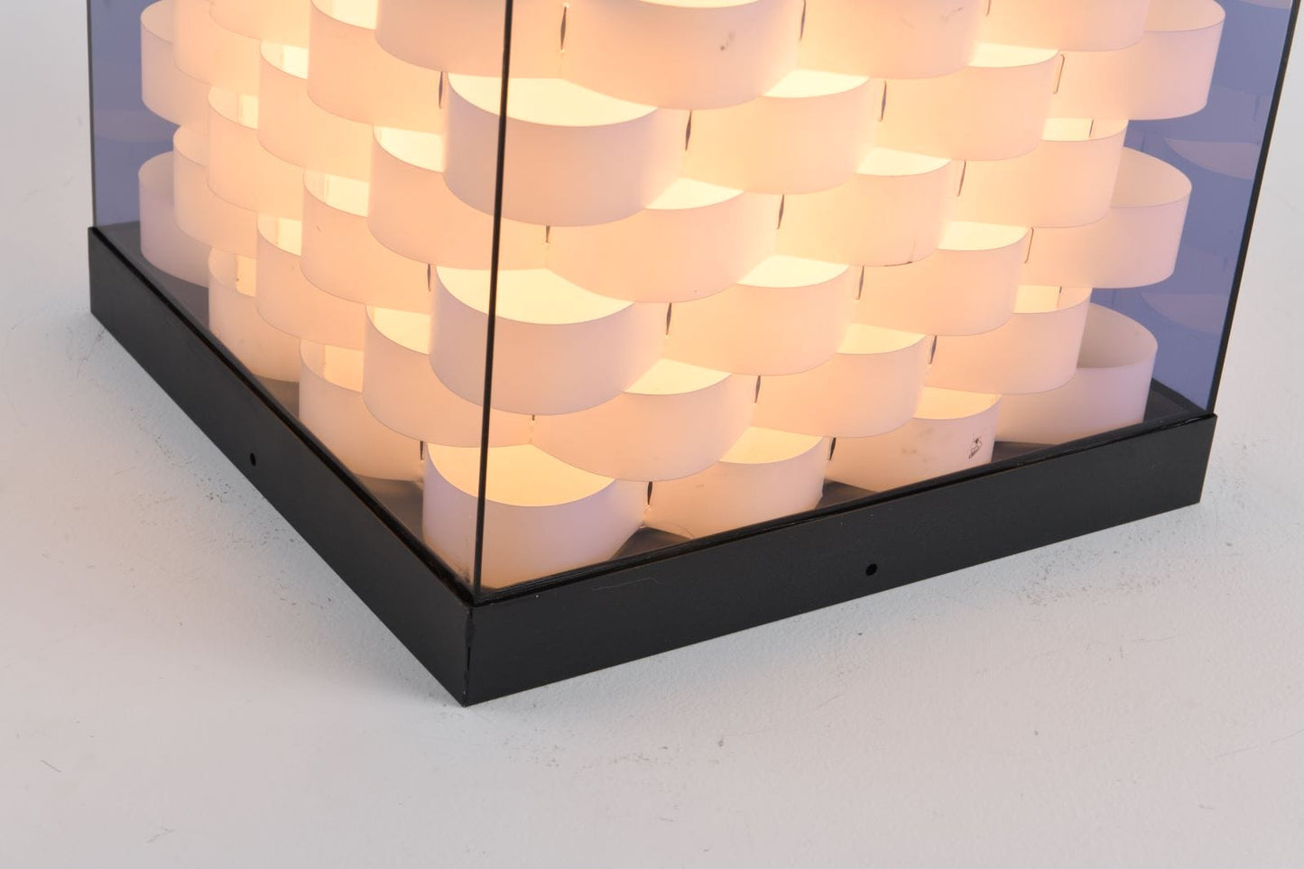 Stylish Woven Garden Solar Lamp