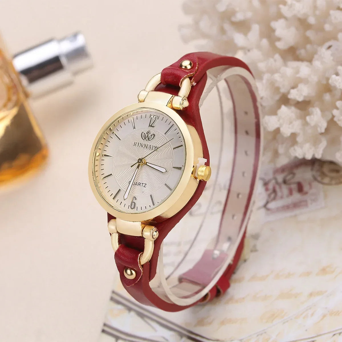 Stylish Women's Watch With Leather Strap And Accurate Timekeeping