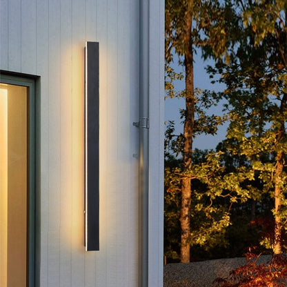 Bright Adjustable LED Outdoor Wall Lamp