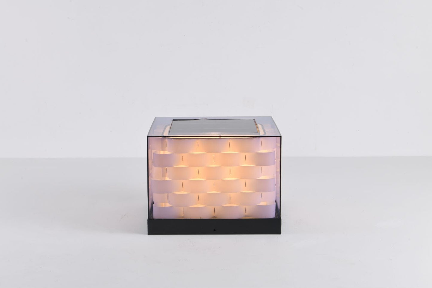 Stylish Woven Garden Solar Lamp