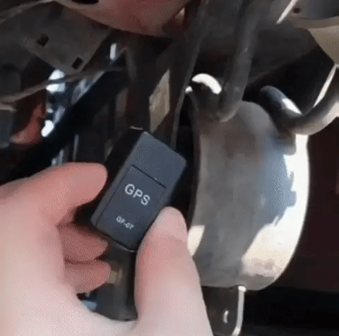 Compact GPS Vehicle Tracker for Real Time Tracking