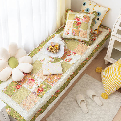 Classic Floral Pattern Sofa Slipcover - Comfortable Green Throw Cover