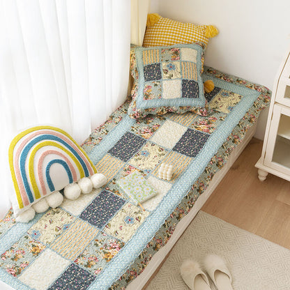 Classic Floral Pattern Sofa Slipcover - Comfortable Green Throw Cover