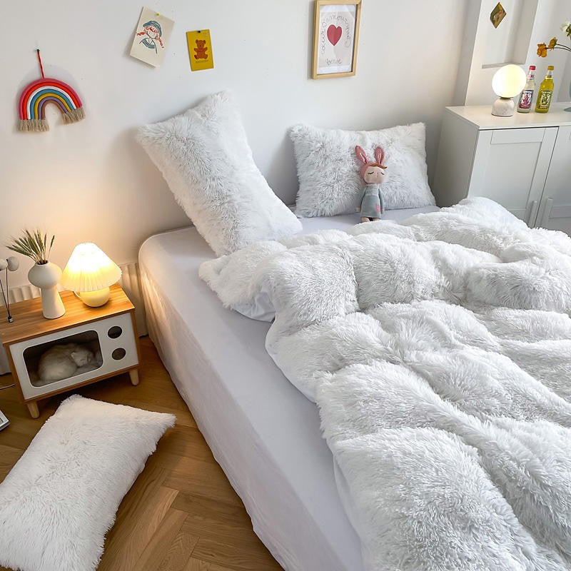 Soft Faux Fur Bedding Set with Plush Duvet Cover