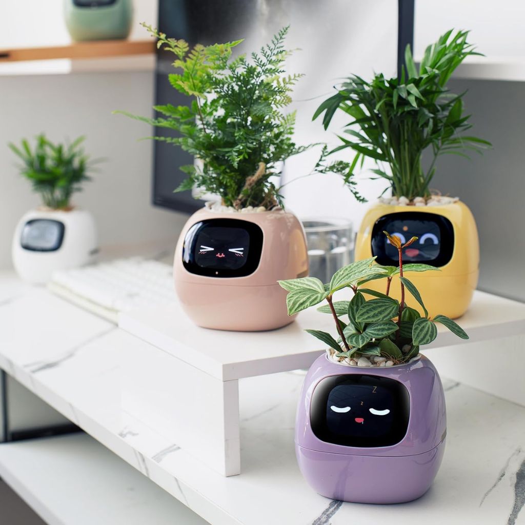 Smart WiFi Planter with 70 LED Animations