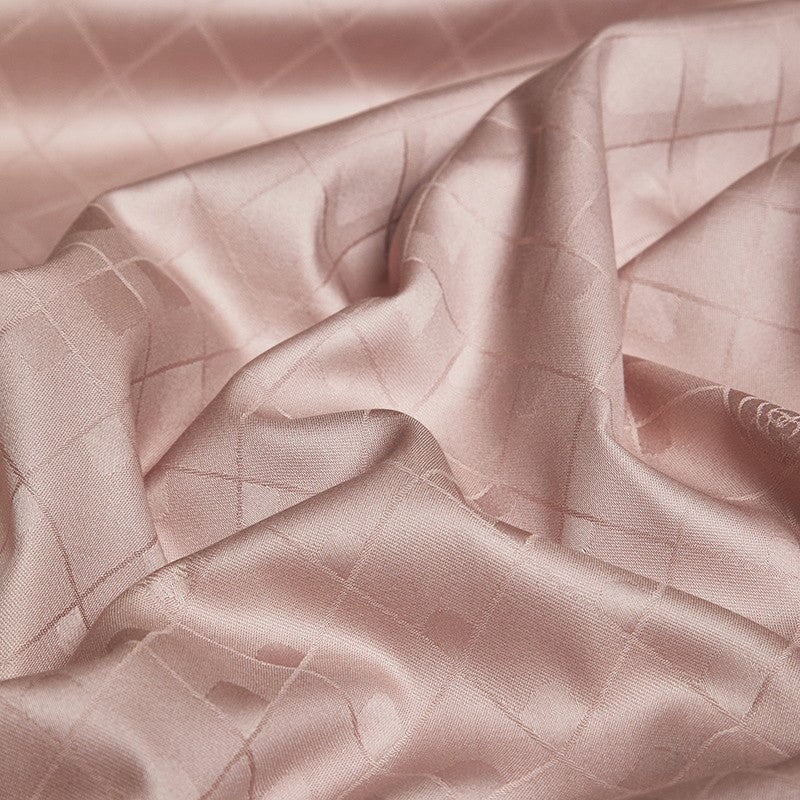 Luxurious Pink Cotton Bedding Set with Diamond Pattern