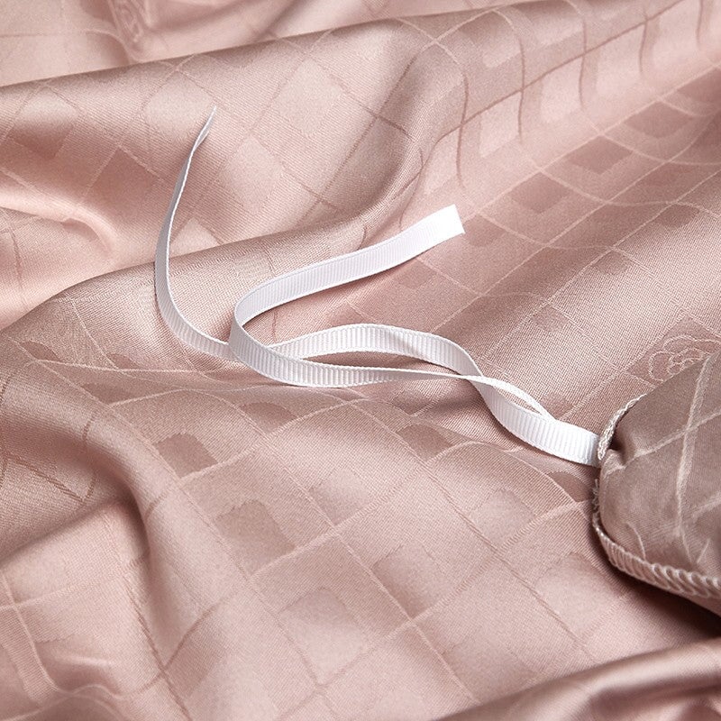 Luxurious Pink Cotton Bedding Set with Diamond Pattern