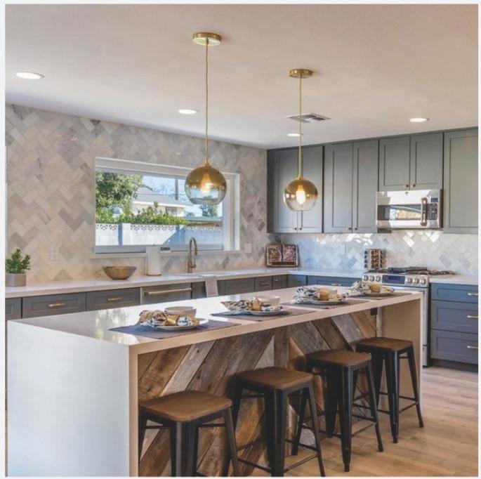 Elegant Glass Pendant Lamp in Amber and Silver