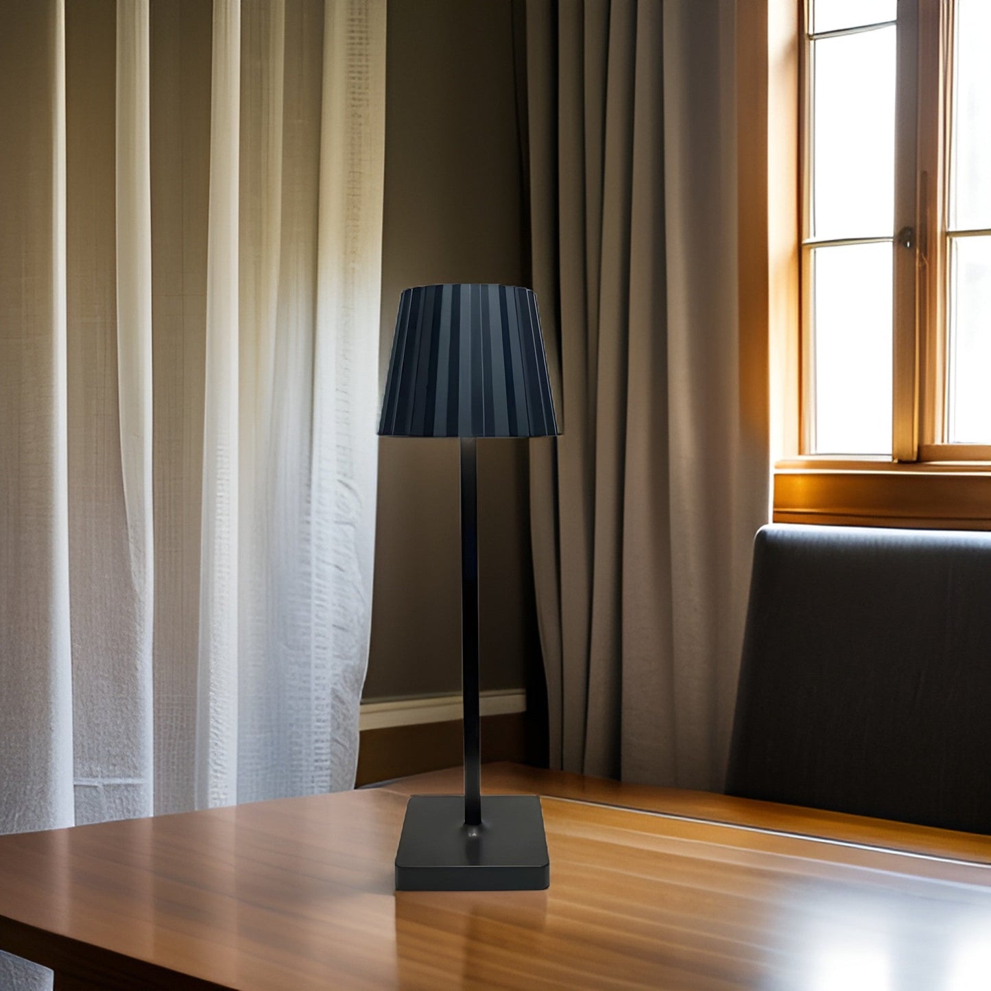 Bright Wireless Desk Lamp - Sleek Dimmable Table Light